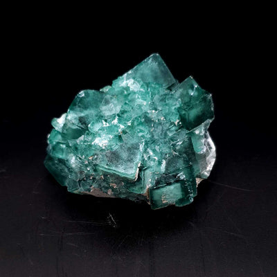 Amas de cristaux de fluorine fluorite verte