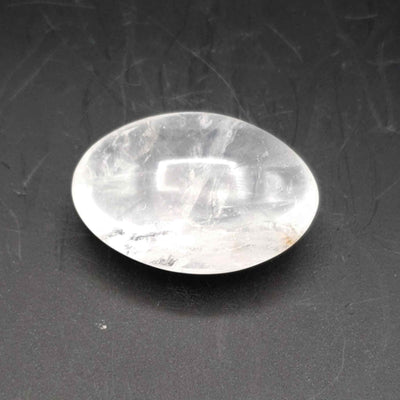 galet oval en cristal de roche
